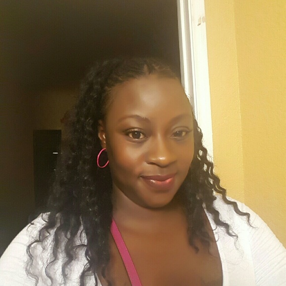 Jennifer Buchanan - Poshmark Profile Picture of Jennifer Buchanan (@jennybuch) on Poshmark