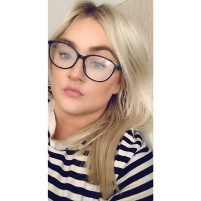 Profile Picture of Nadine Burns (@nadizz89) on Twitter