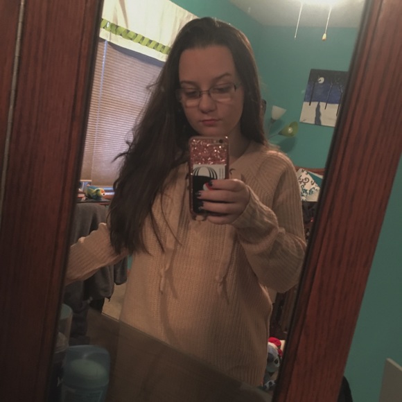 Profile Picture of Amanda Olivio (@aolivio) on Poshmark