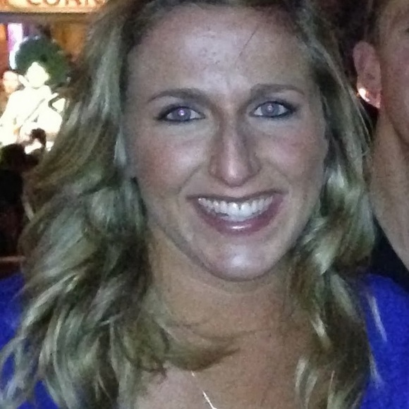 Profile Picture of Danielle Pollack (@pollacda) on Poshmark