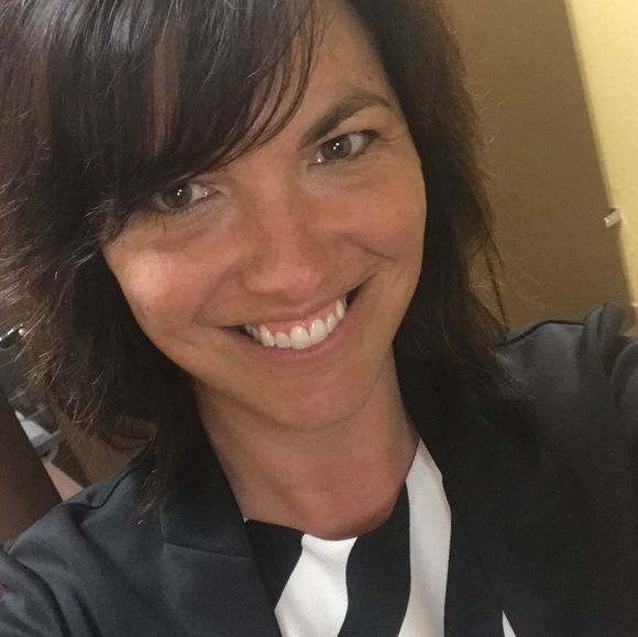 Profile Picture of Jennifer Shriver (@jennylou95) on Poshmark