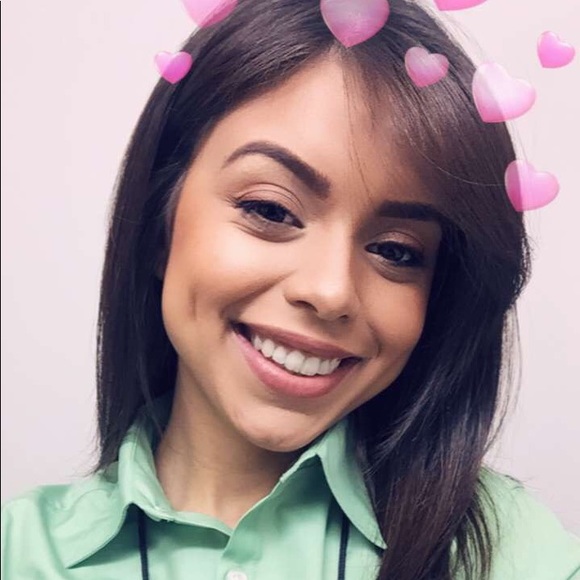 Profile Picture of Erika Mendez (@erikanichole001) on Poshmark