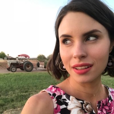 Profile Picture of Amanda (@AudreyDarling1) on Twitter