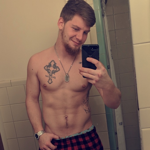 Profile Picture of Brandon Bahnsen (@bahnz14chillin) on Poshmark