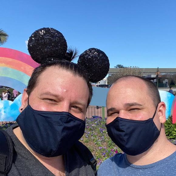 Profile Picture of Adam Sakowski (@adamsakowski83) on Poshmark