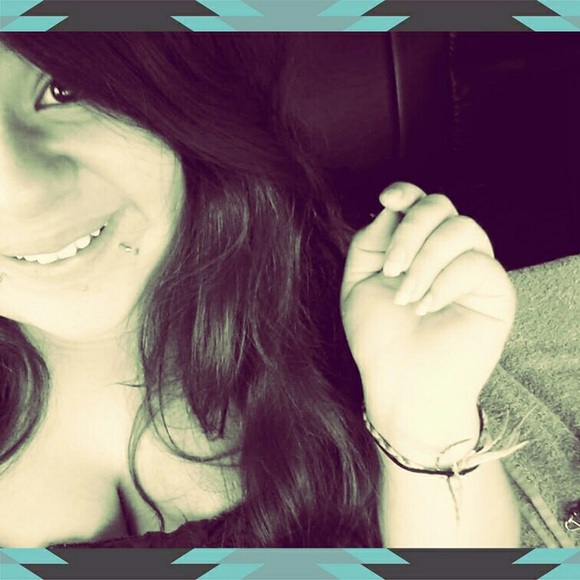 Profile Picture of Hope Prevette (@hope_prevette) on Poshmark