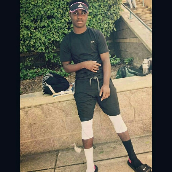 Profile Picture of Abe Weinert (@abestaysmackin) on Poshmark