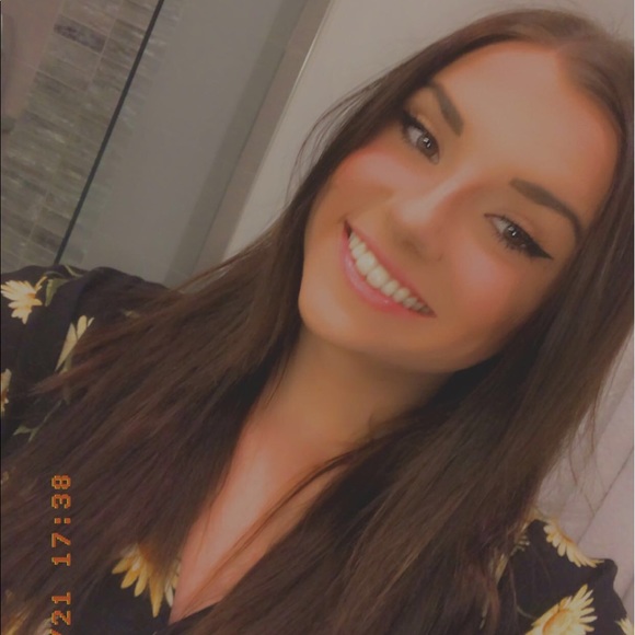 Profile Picture of Alex Pekarthy (@alexpekarthy) on Poshmark