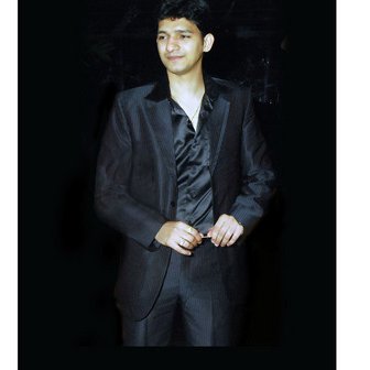 Profile Picture of Rajiv Doshi (@RAJIV1819) on Twitter