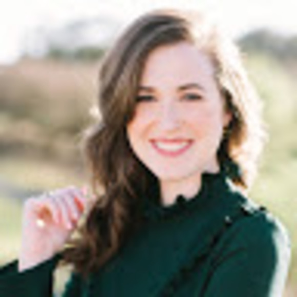 Profile Picture of Macy Hicks (@macy_hicks) on Poshmark