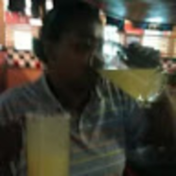 Profile Picture of Rendy Watlington (@rendywat) on Poshmark