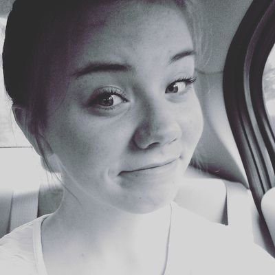 Profile Picture of Elizabeth Darling (@Elizabe59308509) on Twitter
