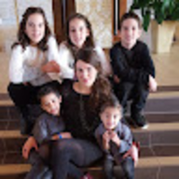 Profile Picture of Jeff Almeida (@jeffalmeida34) on Poshmark