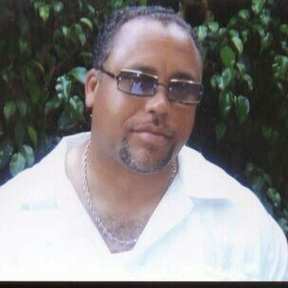 Profile Picture of Jeffrey Epps (@jeffreyepps2001) on Poshmark