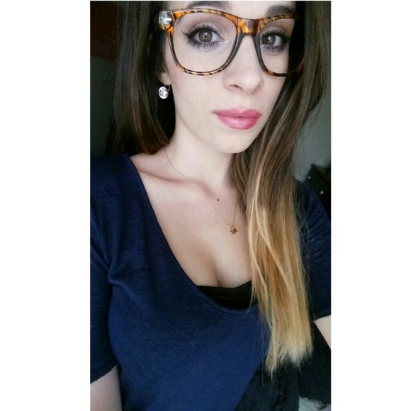 Profile Picture of Diana Tkachuk (@doll_face34) on Poshmark