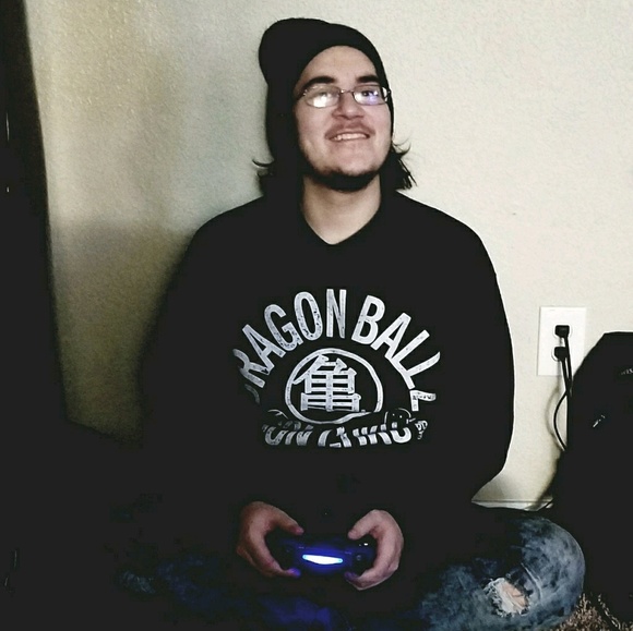 Profile Picture of Jesse Avelar (@zusea420) on Poshmark