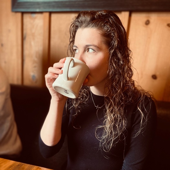 Kiahna Holmen - Poshmark Profile Picture of Kiahna Holmen (@kiahna_holmen) on Poshmark