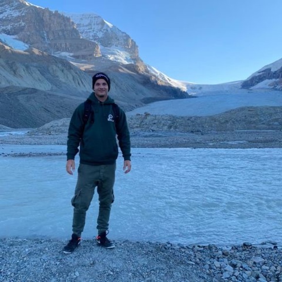 Profile Picture of Olivier Théroux (@oli1889) on Poshmark