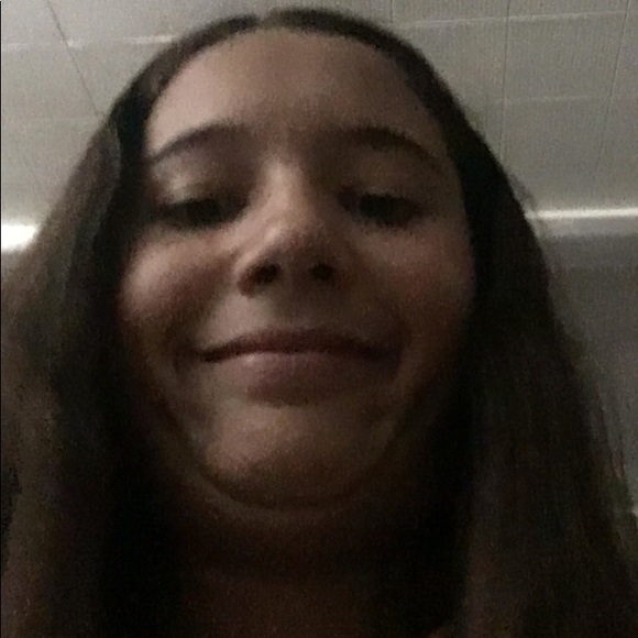 Profile Picture of Soleil Decampli (@pretty19304) on Poshmark