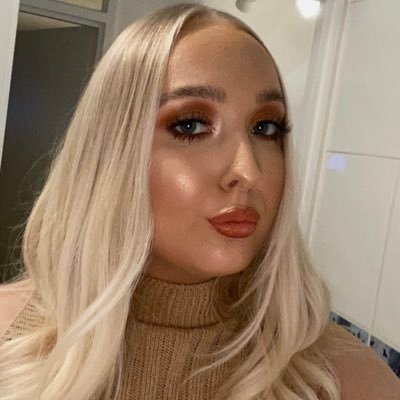 Profile Picture of 𝔼𝕞𝕞𝕒 𝔾𝕚𝕓𝕓𝕠𝕟𝕤★ (@EmmaLouiseGibbo) on Twitter