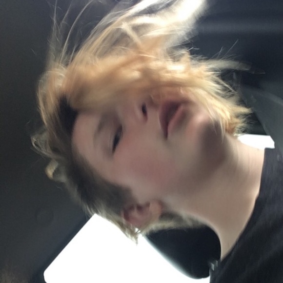 Profile Picture of Wesley Weaver (@wesley162) on Poshmark