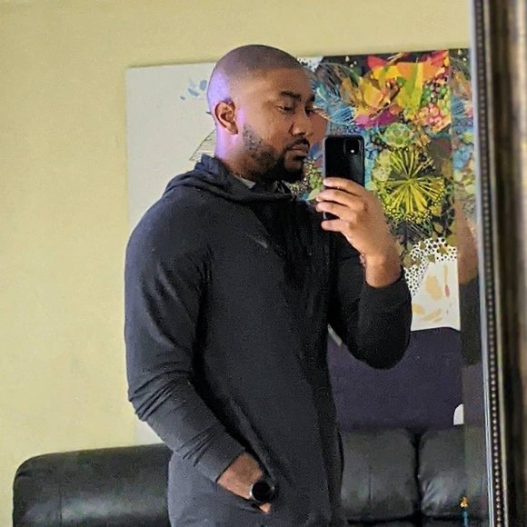 Profile Picture of Howard Cook (@hjay84) on Poshmark