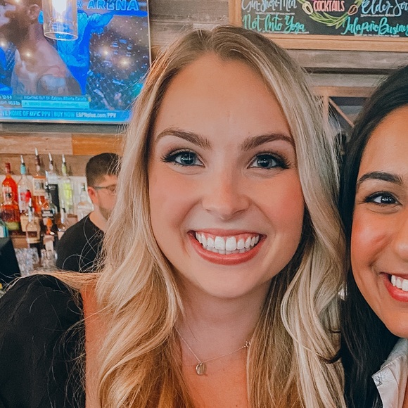 Profile Picture of Samantha Cilento (@samanthacilento) on Poshmark