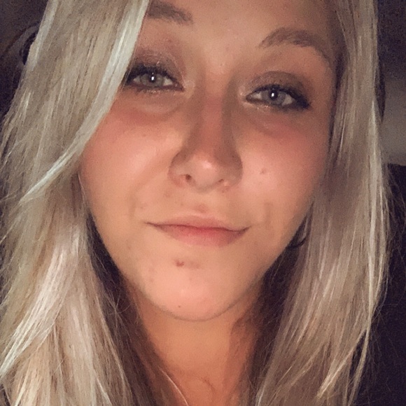 Profile Picture of Katelyn Kotek (@katelynkotek) on Poshmark