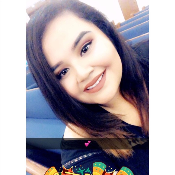 Profile Picture of Aylin Alejandro (@aylinalej) on Poshmark