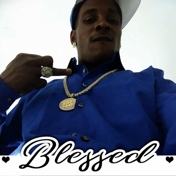Profile Picture of Andrew Mosely (@druskii4040) on Poshmark