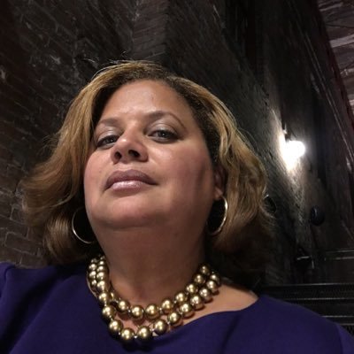 Profile Picture of Michelle T. Boone (@@artscrusader) on Twitter