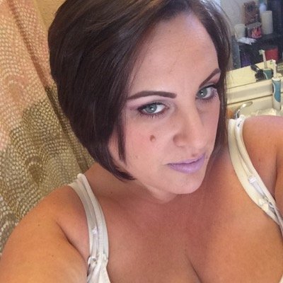 Profile Picture of Tina Heilbron (@grneyedangel317) on Twitter