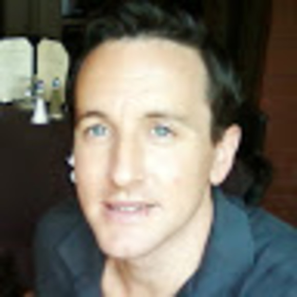 Profile Picture of Ross Oreto (@rossoreto) on Poshmark