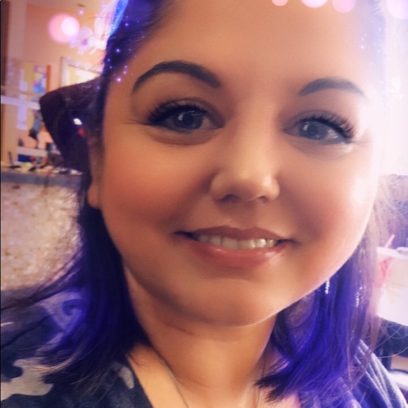 Profile Picture of Christina Perritano (@perritano79) on Poshmark