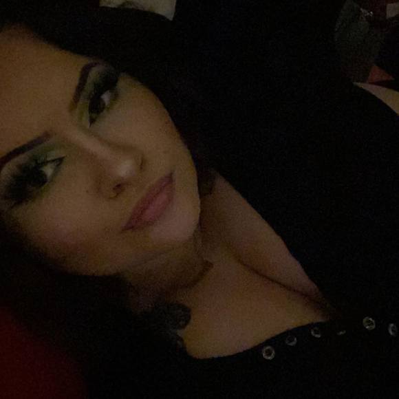 Profile Picture of Siana Prosowski (@sianaprosowski) on Poshmark