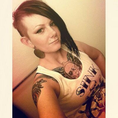 Profile Picture of Renee Helm (@TiredLilLaughs) on Twitter
