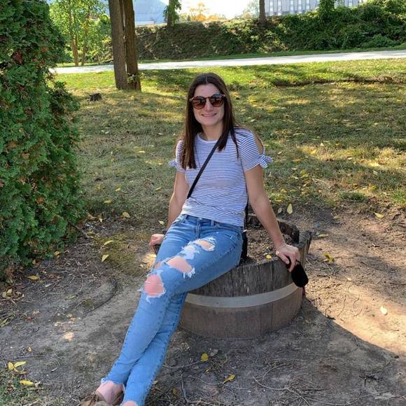 Profile Picture of Hannah Ferrell (@hannahferrel552) on Poshmark