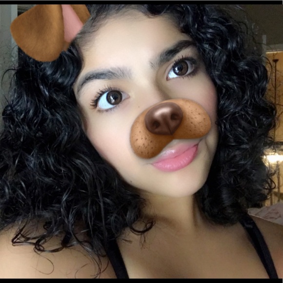 Profile Picture of Liberty Echegaray (@libertyjulia) on Poshmark