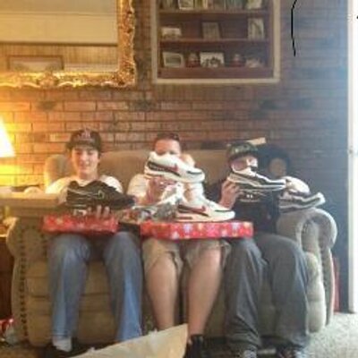 Profile Picture of Dustin Benson (@Dustinbenson98) on Twitter