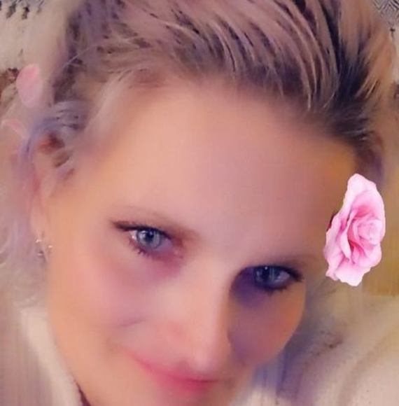 Profile Picture of Angila Weybright (@bluesteyes9581) on Poshmark
