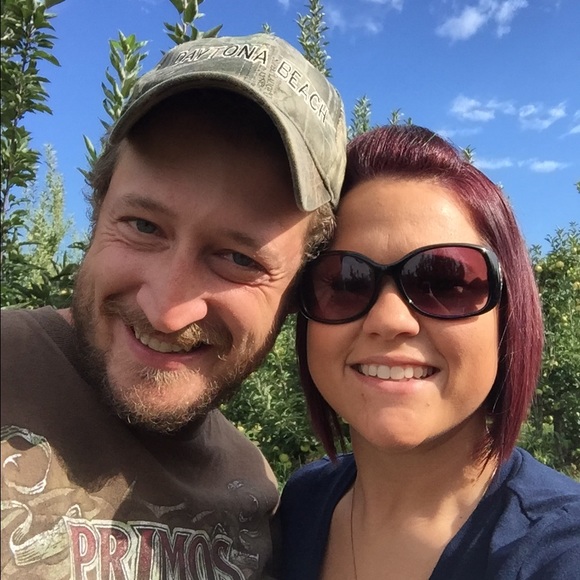 Stephanie Lyerla - Poshmark Profile Picture of Stephanie Lyerla (@lyerla2226) on Poshmark