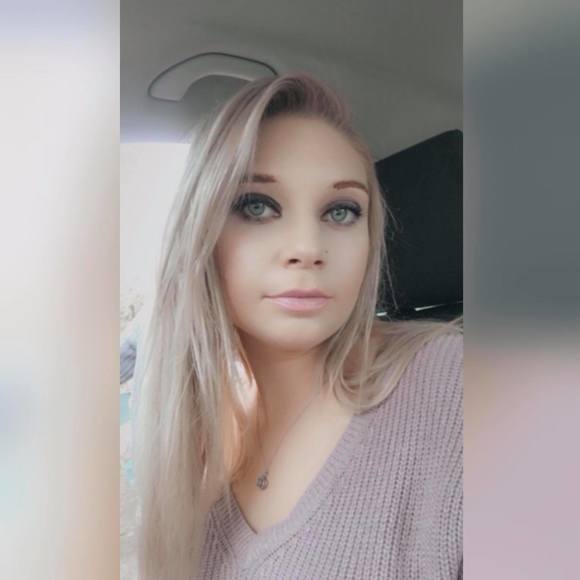 Profile Picture of Julianna Monaghan (@juliannamonagha) on Poshmark