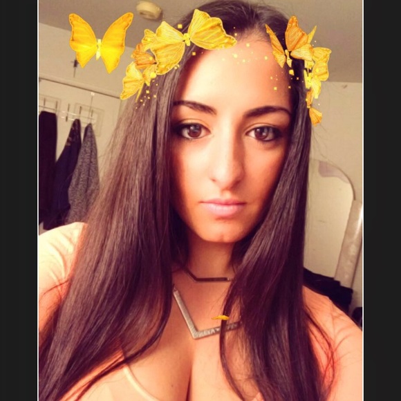 Profile Picture of Samantha Cacia (@samanthacacia) on Poshmark