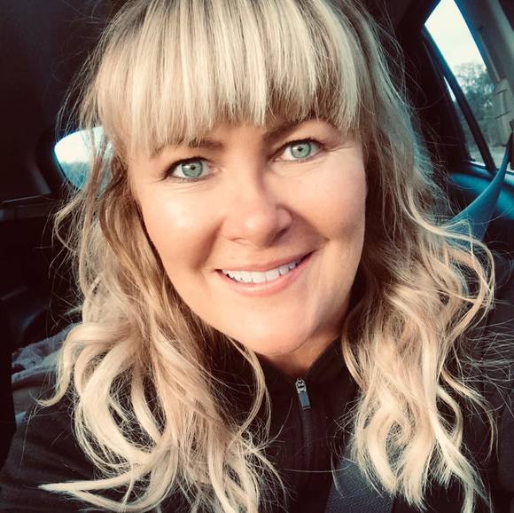 Profile Picture of Kerryn Badham (@kerrynbadham) on Poshmark