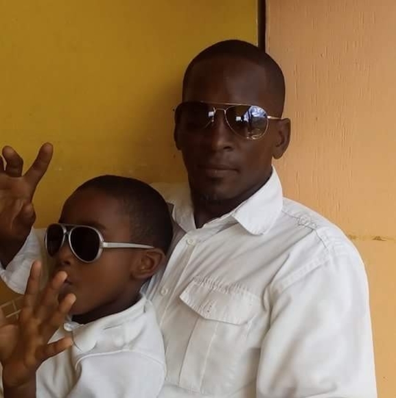 Profile Picture of Carlos Mackelly (@carlosmckelly) on Poshmark