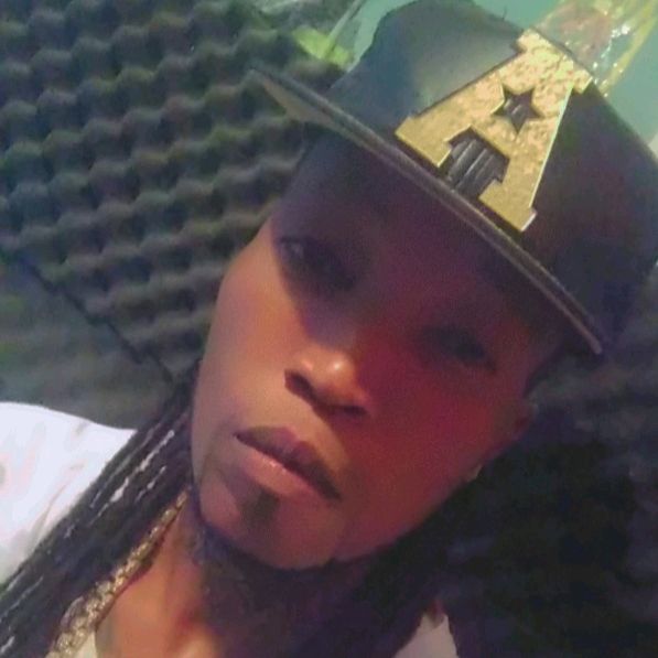 Profile Picture of kehm star (@onielfaulkner) on Tiktok