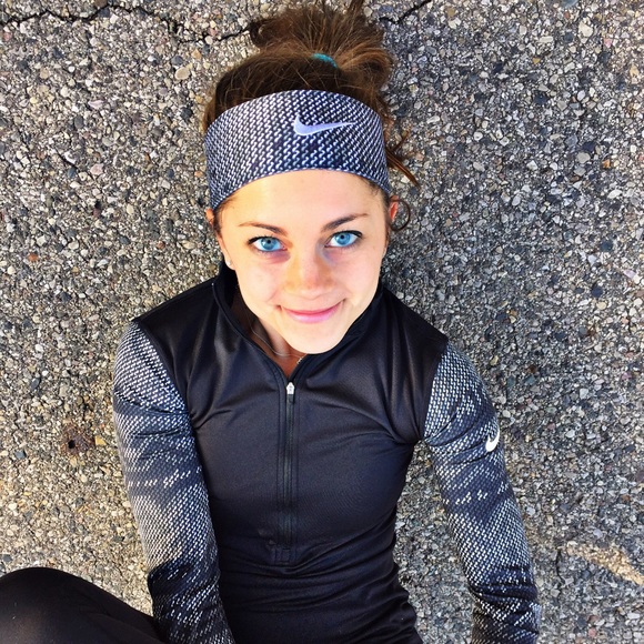 Samantha Glonek - Poshmark Profile Picture of Samantha Glonek (@samanthaglonek) on Poshmark