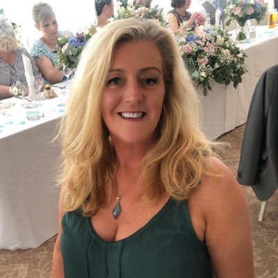 Profile Picture of Lisa Nicholas (@LisaNic70) on Twitter