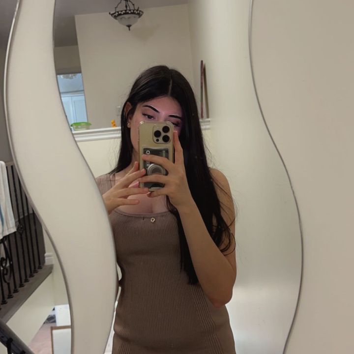 Profile Picture of Vanshika🦋 (@vanshikasharma_) on Tiktok