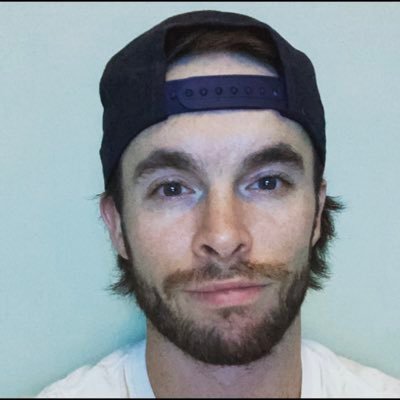 Profile Picture of Mike Aker 🏁🦌🇺🇸⚾️🏈 (@AkeNbake9) on Twitter
